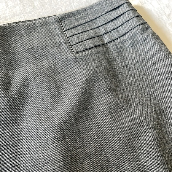 Le Chateau Women’s Size 3/4 Pencil/Midi Skirt - Picture 1 of 5